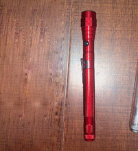 Load image into Gallery viewer, Portable 3 Led Telescopic Flexible Torch Magnetic Light Pick Up Tool Torch Lamp Pickup Flashlight With Clip Magnet
